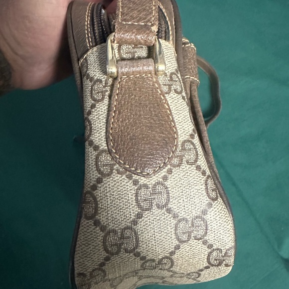 Gucci Signature Brown and Cream Crossbody Bag - Picture 4 of 14
